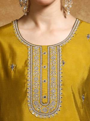 Floral Embroidered Zari Straight Kurta With Trousers And Dupatta 3