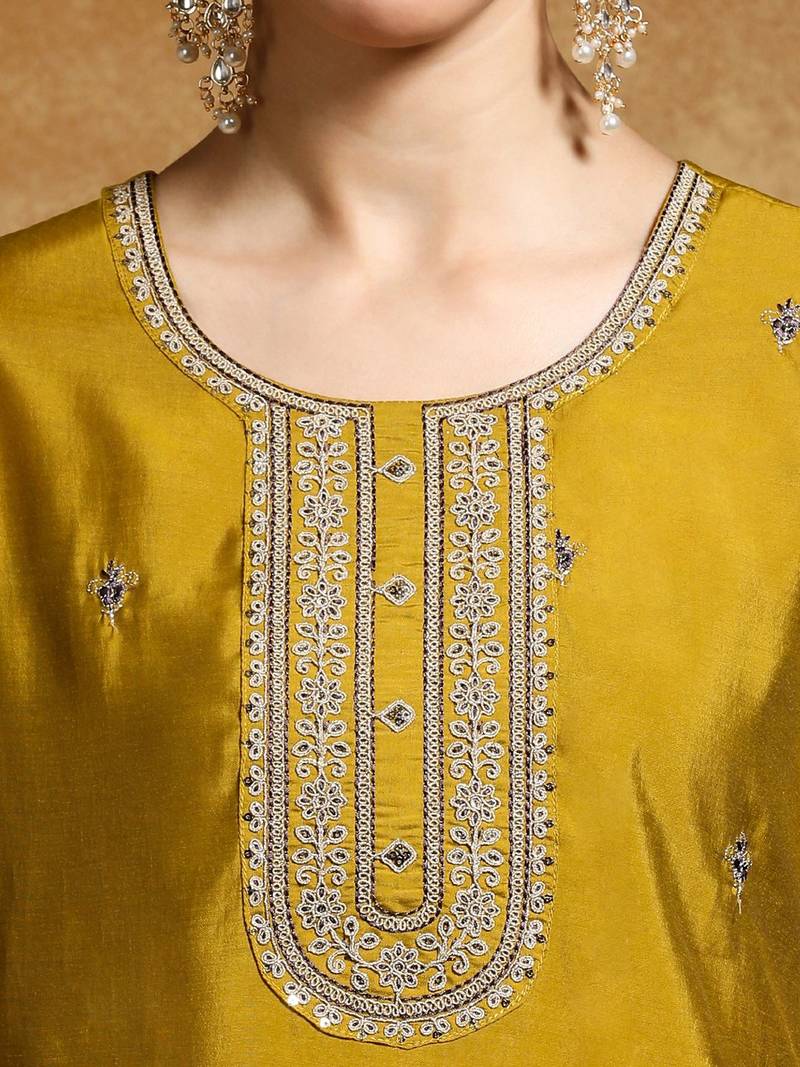 Floral Embroidered Zari Straight Kurta With Trousers And Dupatta