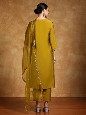 Floral Embroidered Zari Straight Kurta With Trousers And Dupatta 5