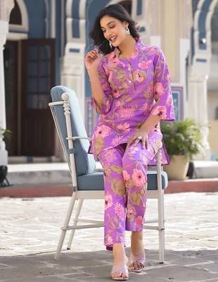 Lavendar Floral Printed Mandarin Collar Straight Pure Cotton Kurta With Trousers 1