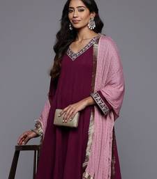 Floral Yoke Design Zari Pleated Kurta With Trousers & Dupatta