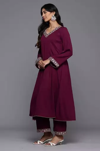 Floral Yoke Design Zari Pleated Kurta With Trousers & Dupatta