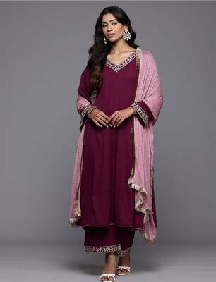 Floral Yoke Design Zari Pleated Kurta With Trousers & Dupatta 1