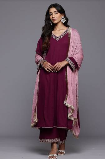 Floral Yoke Design Zari Pleated Kurta With Trousers & Dupatta