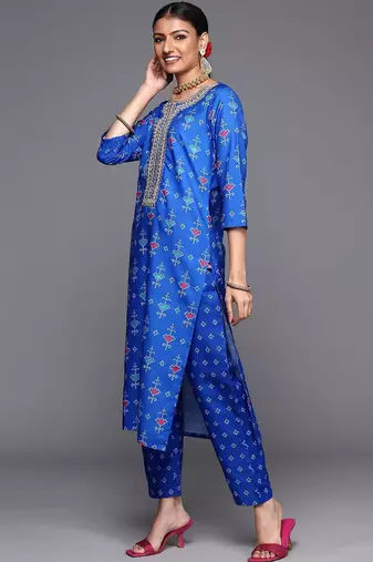 Bandhani Printed Gotta Patti Straight Kurta with Trousers & Dupatta