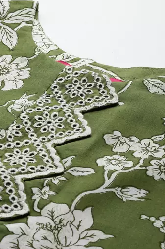 Women Floral Printed Regular Thread Work Pure Silk Kurta With Trousers & Dupatta