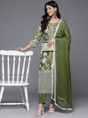 Women Floral Printed Regular Thread Work Pure Silk Kurta With Trousers & Dupatta 8