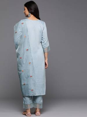 Floral Embroidered Thread Work Kurta With Trousers & Dupatta 6