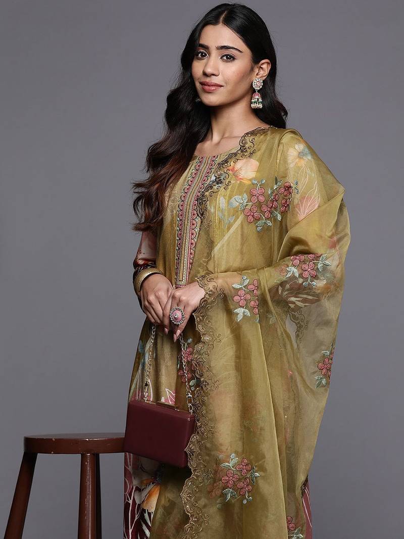 Floral Printed Regular Thread Work Pure Silk Kurta with Trousers & Dupatta