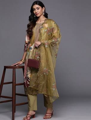Floral Printed Regular Thread Work Pure Silk Kurta with Trousers & Dupatta 8