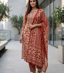 Women Printed Regular Kurta with Trousers & With Dupatta