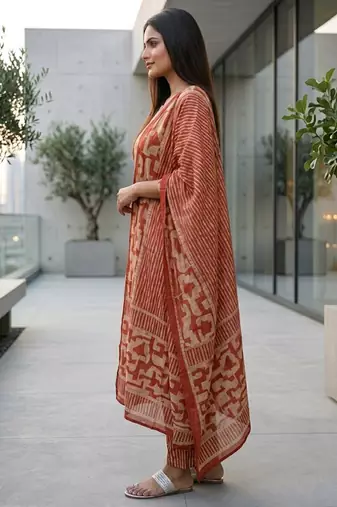 Women Printed Regular Kurta with Trousers & With Dupatta