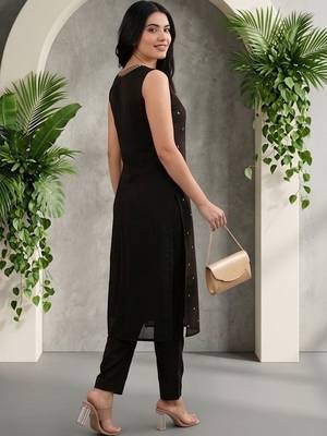 Women Ethnic Motifs Embroidered Regular Sequinned Kurta with Trousers 4
