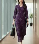 Women Bandhani Printed Regular Beads and Stones Kurta with Trousers