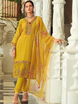 Women Floral Embroidered Regular Thread Work Pure Cotton Kurta with Trousers & With Dupatta 2
