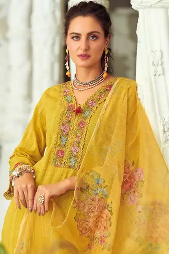 Women Floral Embroidered Regular Thread Work Pure Cotton Kurta with Trousers & With Dupatta