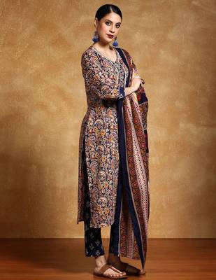 Floral Printed V-Neck Straight Kurta With Trousers And Dupatta 4
