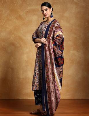 Floral Printed V-Neck Straight Kurta With Trousers And Dupatta 5