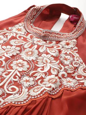Floral Yoke Design Pleated Sequinned Kurta with Trousers 3