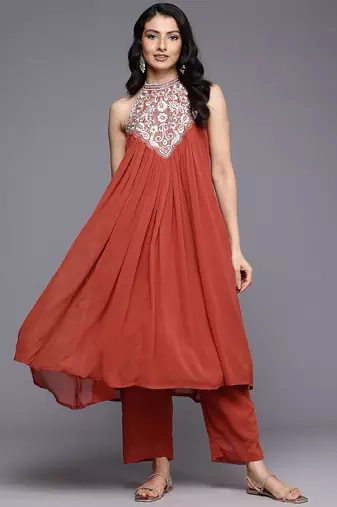 Floral Yoke Design Pleated Sequinned Kurta with Trousers
