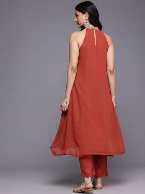 Floral Yoke Design Pleated Sequinned Kurta with Trousers 6