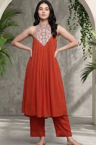 Women Ethnic Motifs Embroidered Regular Thread Work Silk Georgette Kurta with Palazzos