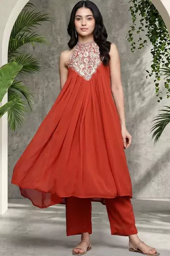 Women Ethnic Motifs Embroidered Regular Thread Work Silk Georgette Kurta with Palazzos