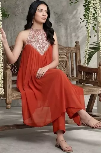 Women Ethnic Motifs Embroidered Regular Thread Work Silk Georgette Kurta with Palazzos