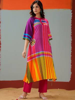 Women Striped Regular Kurta with Trousers 2