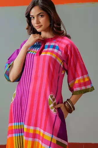 Women Striped Regular Kurta with Trousers