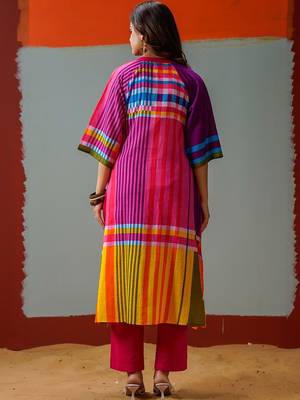 Women Striped Regular Kurta with Trousers 7