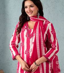 Stripper with Floral Printed Kurta with Trouser & Dupatta