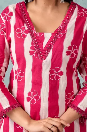 Stripper with Floral Printed Kurta with Trouser & Dupatta