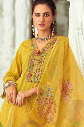 Women Floral Printed Regular Thread Work Pure Cotton Kurta