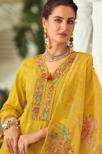 Women Floral Printed Regular Thread Work Pure Cotton Kurta