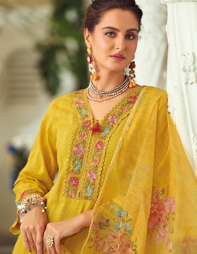 Women Floral Printed Regular Thread Work Pure Cotton Kurta