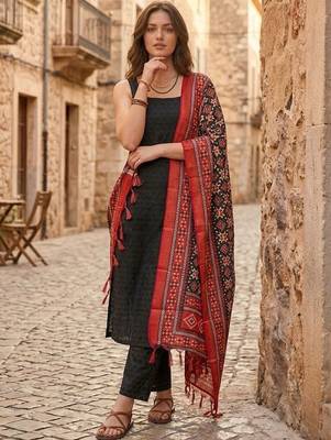 Women Regular Kurta with Trousers & With Dupatta 2