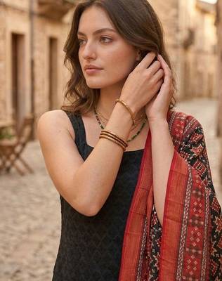 Women Regular Kurta with Trousers & With Dupatta 4