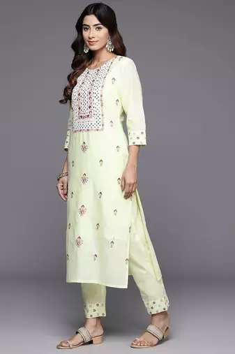 Women Floral Embroidered Regular Mirror Work Pure Cotton Kurta with Trousers & With Dupatta