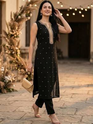 Women Embroidered Regular Kurta with Trousers 5