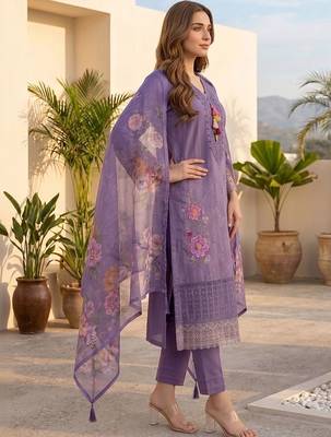 Women Floral Embroidered Regular Thread Work Pure Cotton Kurta with Trousers & With Dupatta 2