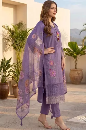 Women Floral Embroidered Regular Thread Work Pure Cotton Kurta with Trousers & With Dupatta