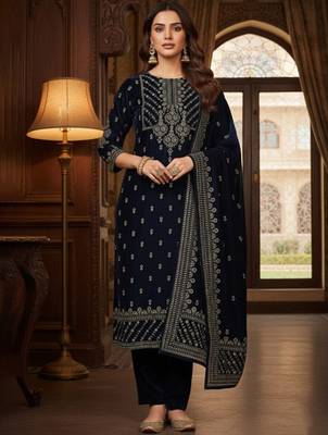 Women Ethnic Motifs Embroidered Thread Work Velvet Kurta Trousers & With Dupatta 1