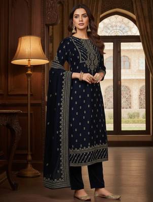 Women Ethnic Motifs Embroidered Thread Work Velvet Kurta Trousers & With Dupatta 3