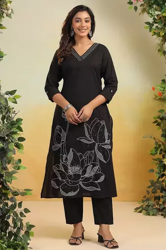 Women Floral Embroidered Regular Sequinned Pure Cotton Kurta with Trousers