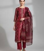 Women Floral Printed Regular Kurta with Trousers & With Dupatta