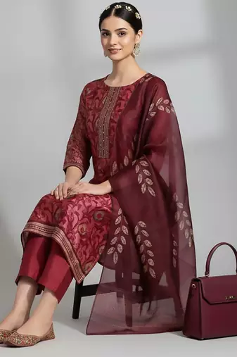 Women Floral Printed Regular Kurta with Trousers & With Dupatta