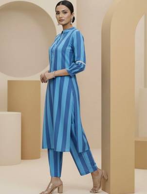 Women Printed Regular Kurta with Trousers 2