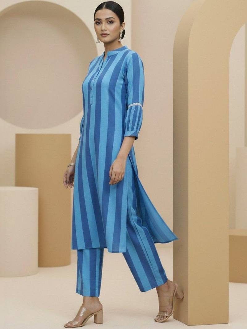 Women Printed Regular Kurta with Trousers