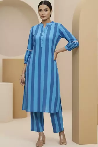Women Printed Regular Kurta with Trousers